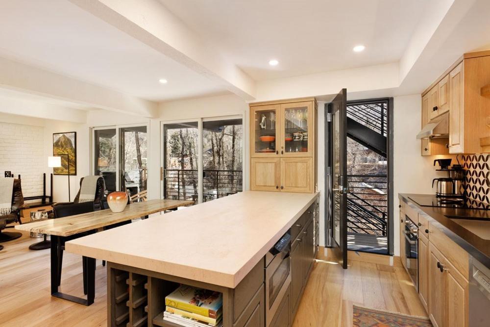 Chateau Roaring Fork Unit 25, Contemporary Condo With River Views, Close To Town Aspen Eksteriør bilde